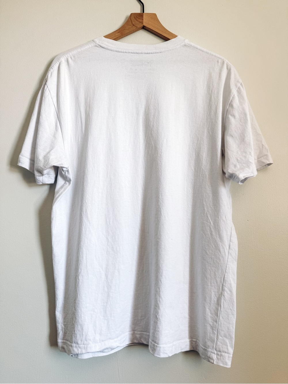 Can’t Blame The Youth White Short Sleeve Graphic Tee Size Large - Picture 5 of 5